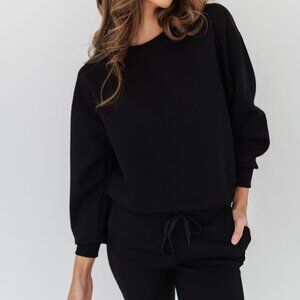 Sporty Chic Black Crewneck Sweatshirt | Relaxed Fit